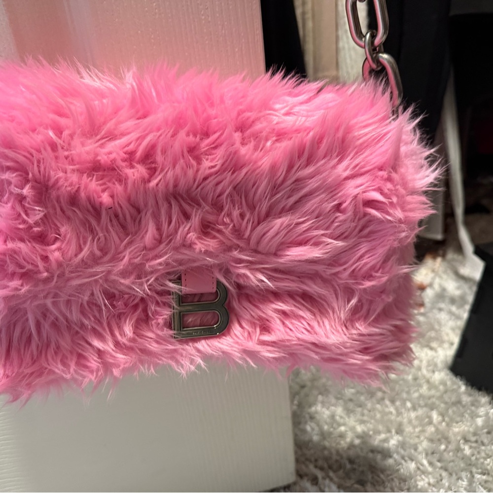 Balenciaga Pink Faux Fur Shoulder Bag with Chain Strap - Picture 4 of 8